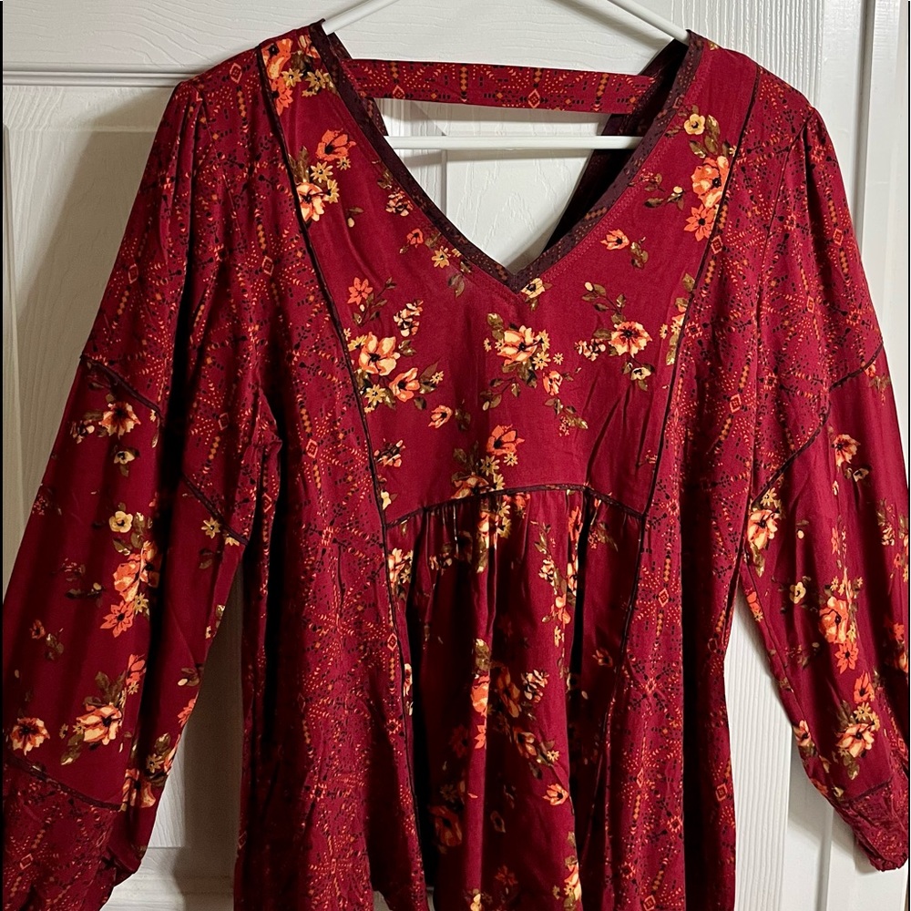 New with Tags Maurices Women’s Small Floral Blouse